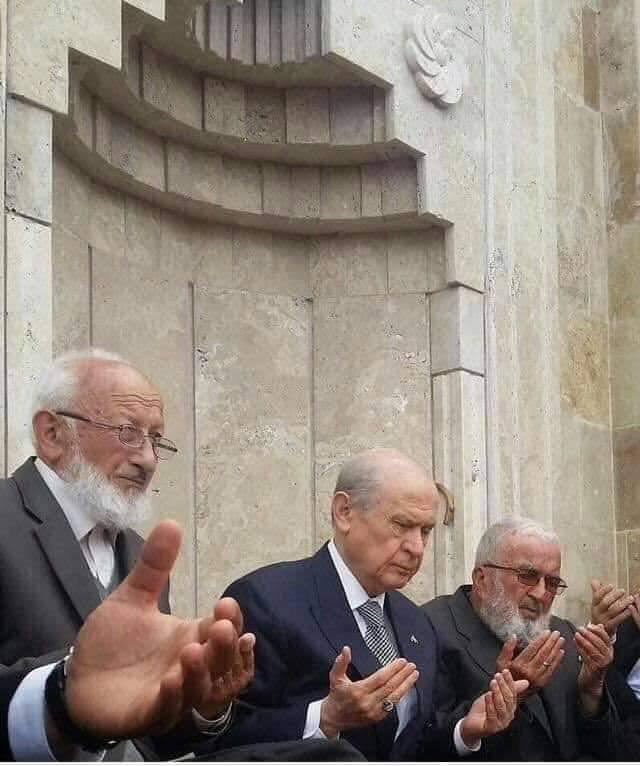 devlet_reis_cCc's tweet image. İYİ yazmakla ne iyi olunur ne de milliyetçi olunur. Bu dava dualıdır. Bu dava çok bedeller ödeyip çok şehit vermiştir. Ulkuculer bu vatanın delileridir. Yaşı ne olursa olsun ülkücüler bu vatanın hazirkita askerleridir....

Her evden en az 1 oy MHP ye verilmelidir....cCc..