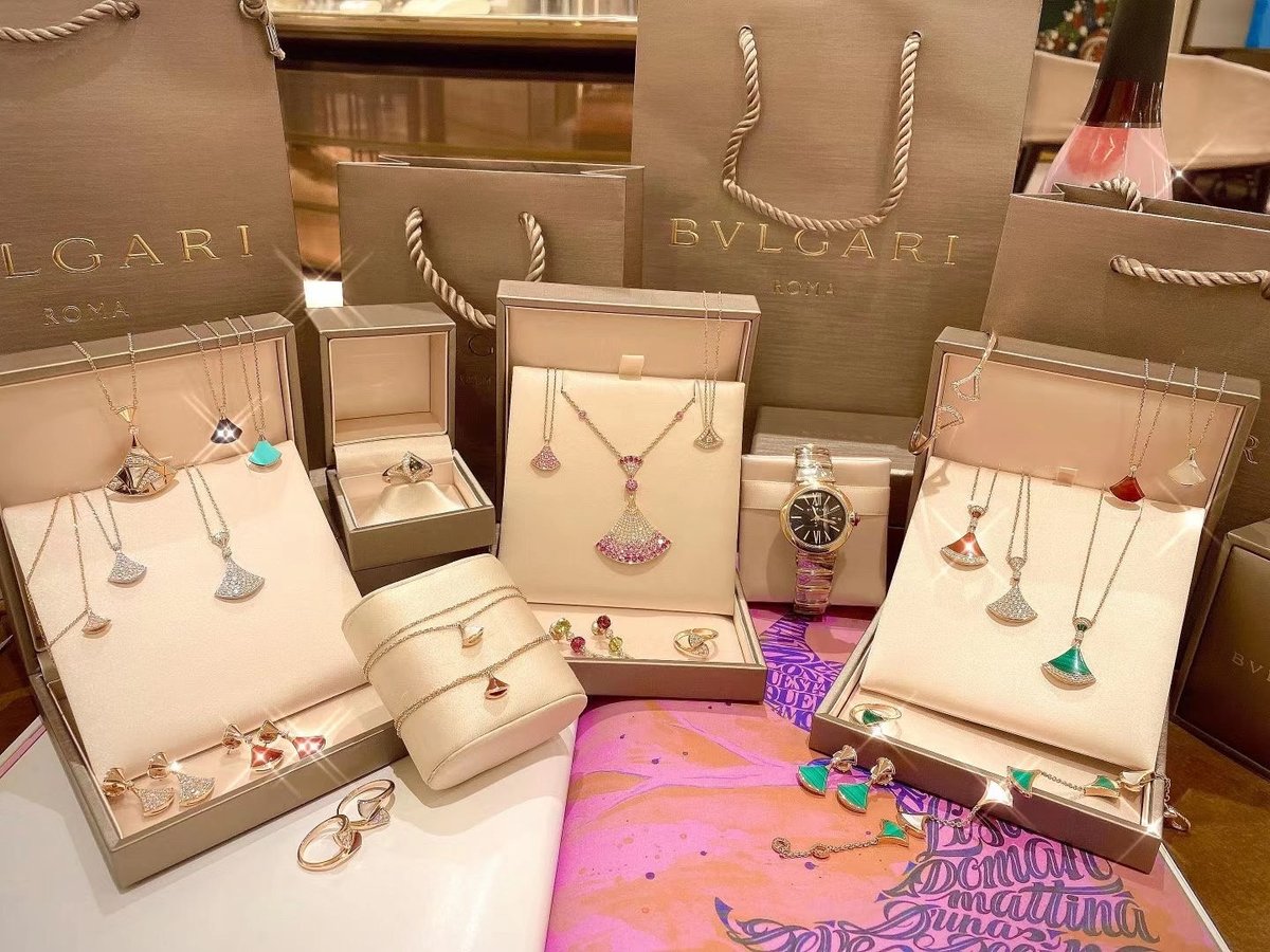 New script, with the theme of freedom