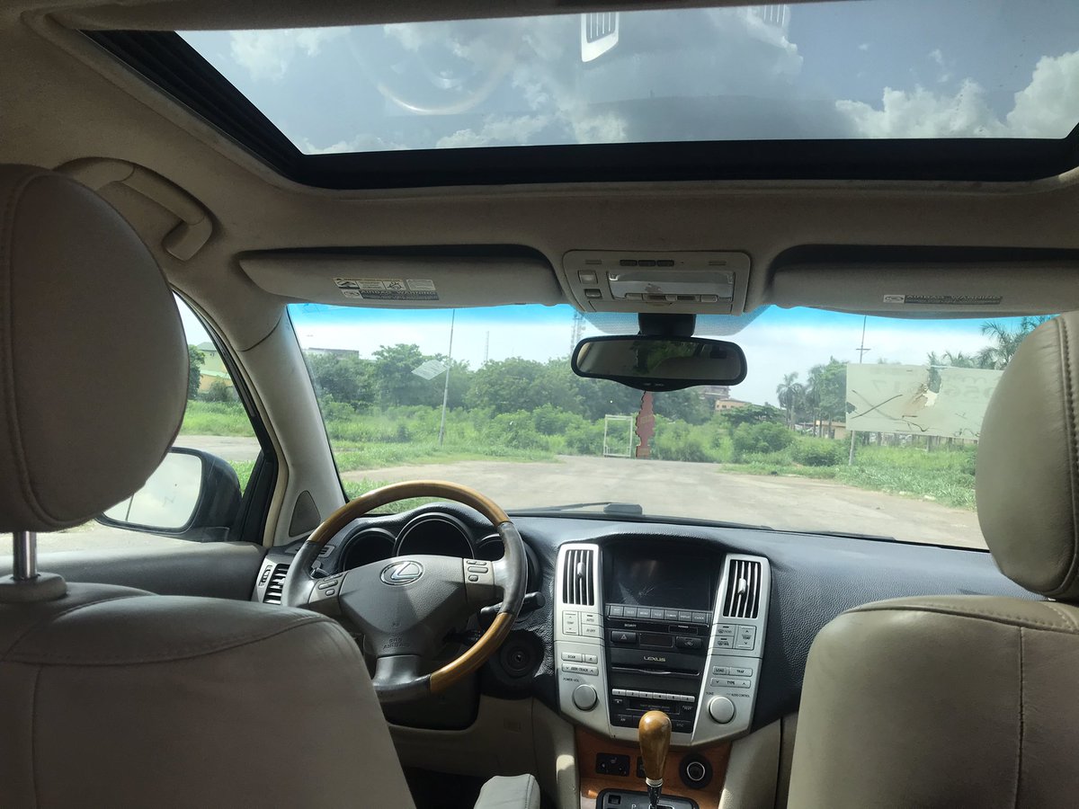 Shiffomi's tweet photo. Distress Sale
2005 
Foreign Used
Lexus Rx 330
Ac Cold as 🧊 

Price: 5.5m

WhatsApp: 07017424045
Dm

Please help retweet. https://t.co/8YGdHO2LfT