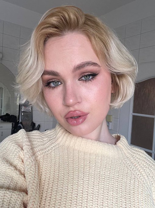 TW Pornstars Greta Foss. Fotos y vídeos de Twitter.