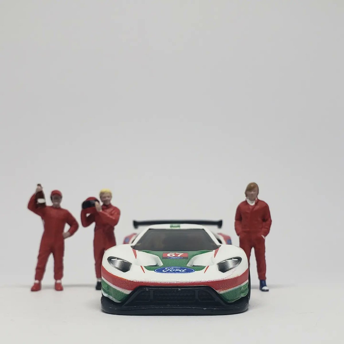 MrSpeedGarage's tweet image. El Ford GT GTE fue
adornado con unas  libreas retro inspirada para.  El coche número 67 que  corrió en las 24 HRS de Daytona con esta
Fantástica librea de Castrol.
 Y Pilotado por #ScottDixon, #RichardWestbrook y #RyanBriscoe el coche
terminó cuarto en la
Clase GTLM .