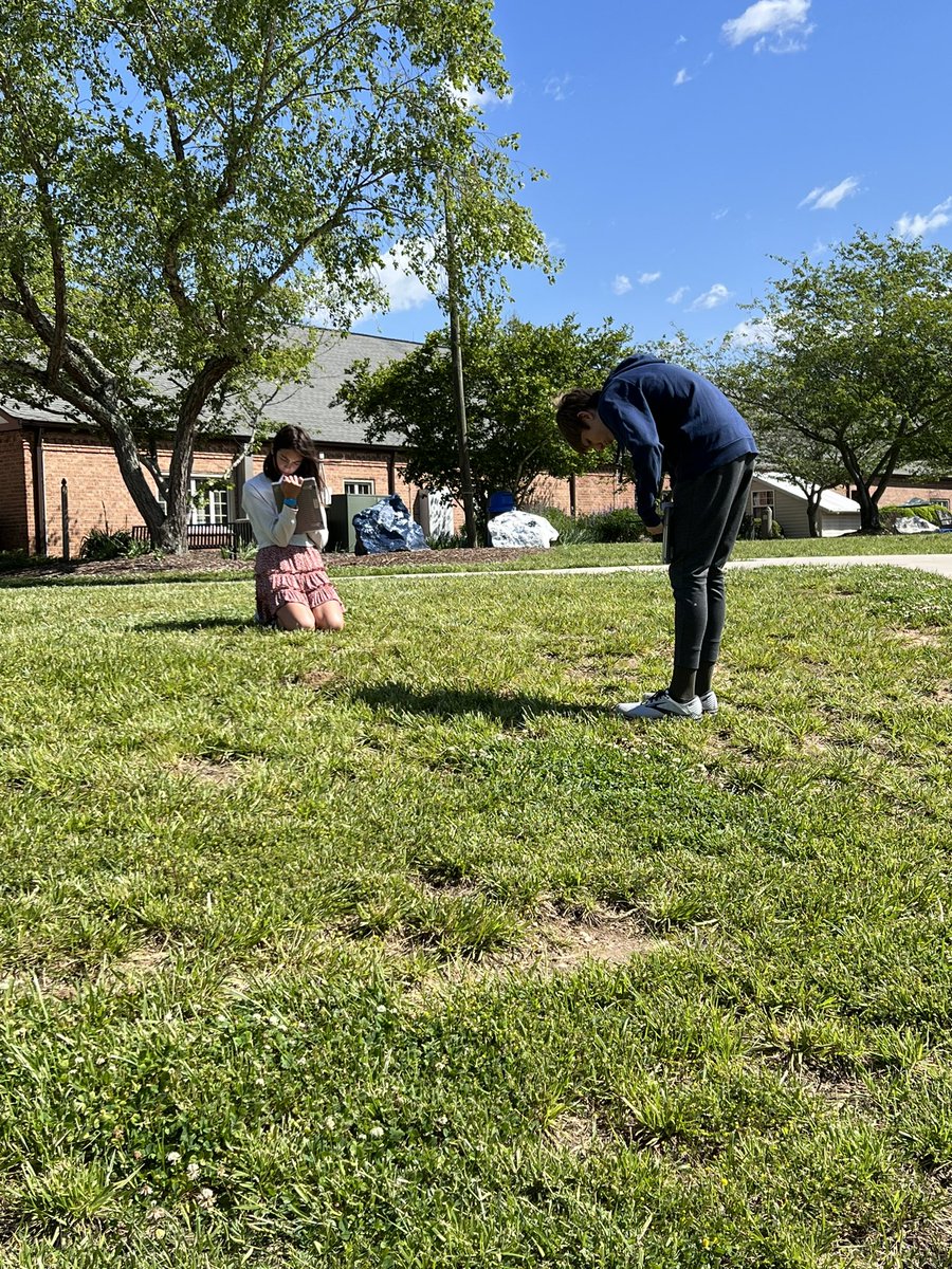 WCDS_Science's tweet photo. #WCDSGrade7 students are observing ant habitats and behaviors as part of their ecology unit. We love to take the classroom outside on days like this! #WCDSScience #WCDSMiddleSchool https://t.co/4Qwr9oPdaO