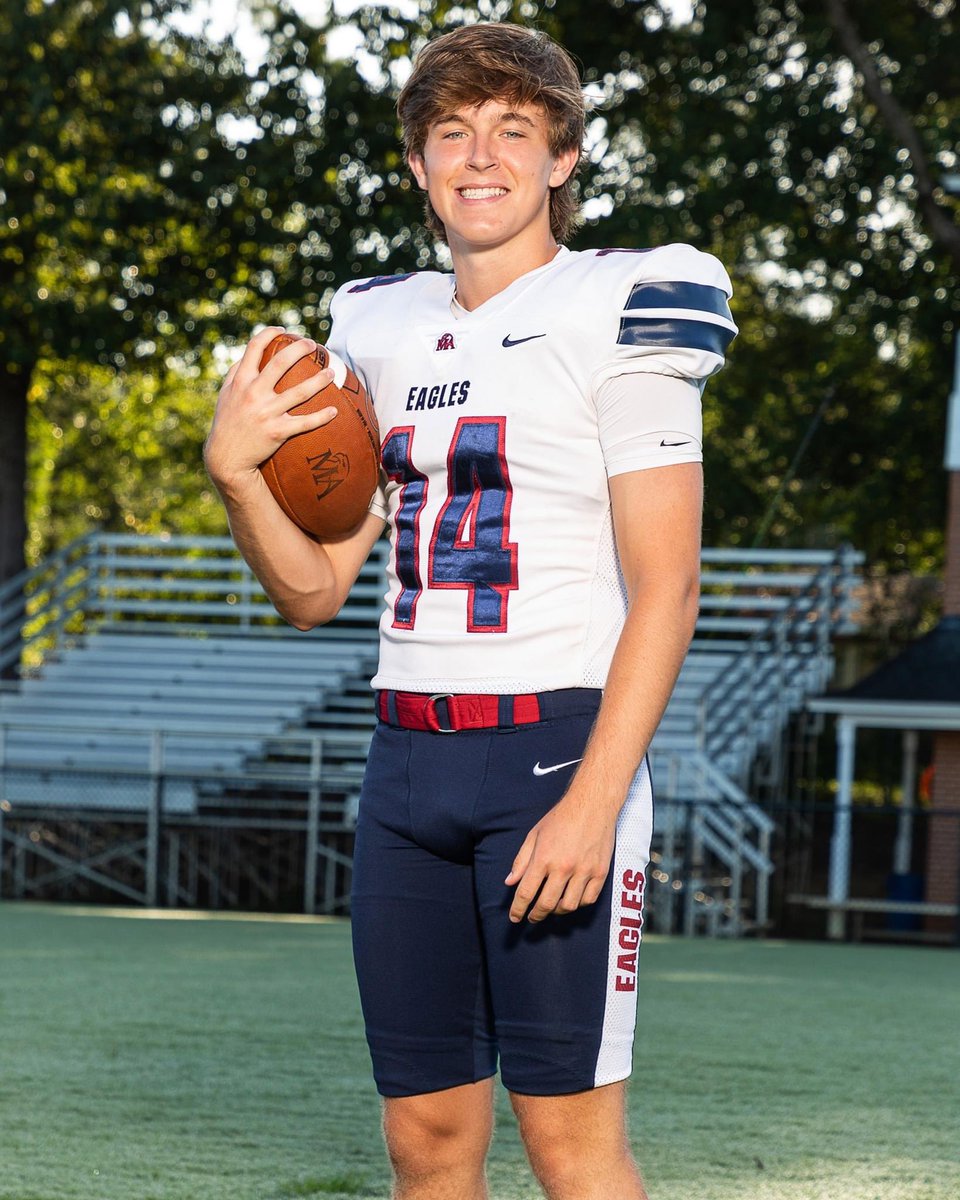 MA is pleased to announce our three Jimmy Hitchcock Award nominees: Carlyle Chandler (🎾), Anne Frances Little (🏀, 🥎) and Carson Springer (🏈, ⚽️). They’ll be recognized tonight during the annual Hitchcock Award Ceremony. Soar, Eagles, Soar! 🦅💙❤️