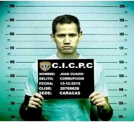 SonPolemicas's tweet photo. No salía mas barato para Venezuela meter preso a este delincuente en 2019 ? Su "aventura" nos costó miles de millones $, 32 Toneladas de Oro, nos costó perder Citgo, nos costó Monomeros destruida, nos robaron fondos en Bancos extranjeros...El no perdió nada, ahora es millonario https://t.co/pnxiByk26b