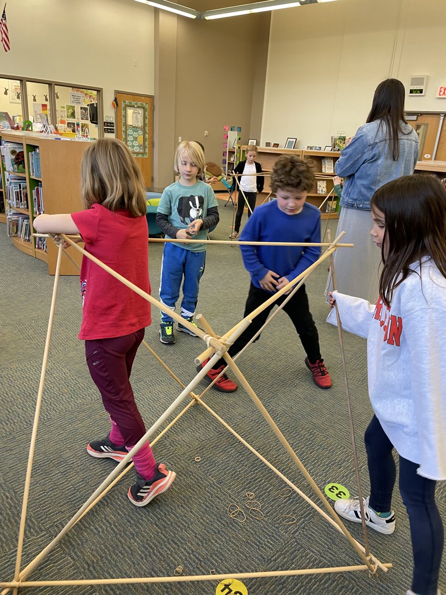 WendyHeiser's tweet image. Working as a team to build various 3D shapes out of triangles. Thanks Martin for a fun and engaging lesson! 🔺