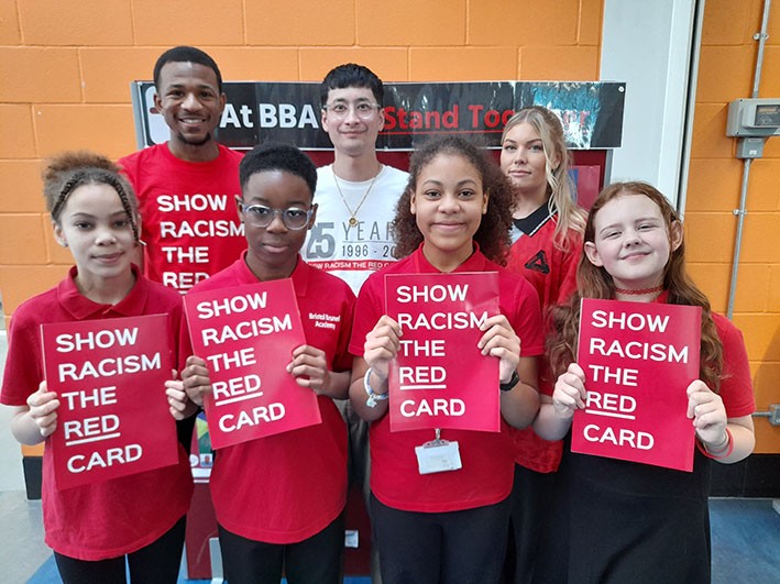 Big shout out to Bristol Brunel Academy for hosting an anti-racism day and raising funds for SRtRC!

You can read more here: clf.uk/news/bristol-b…

<a href="/BristolBrunel/">Bristol Brunel</a> #ShowRacismTheRedCard