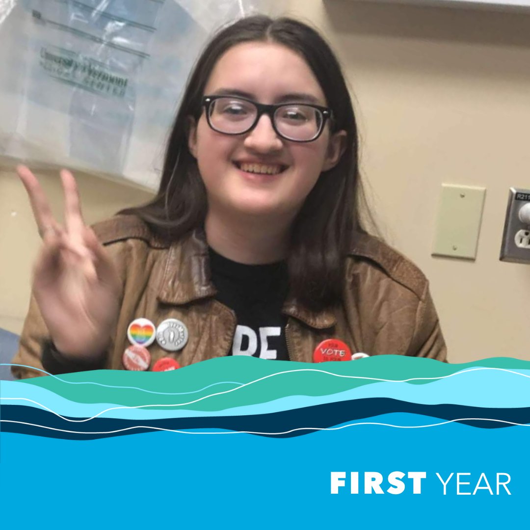 ChamplainEdu's tweet photo. ✨🎓1st Year, Last Year🎓✨: "The advice I always give to new students is: get out of your room. You're going to have a better time if you're out in the community meeting people & exploring. Be social when you can & step out of your comfort zone!"—Alexis Schafer '23 #ChampGrad https://t.co/4vWTY2f61V