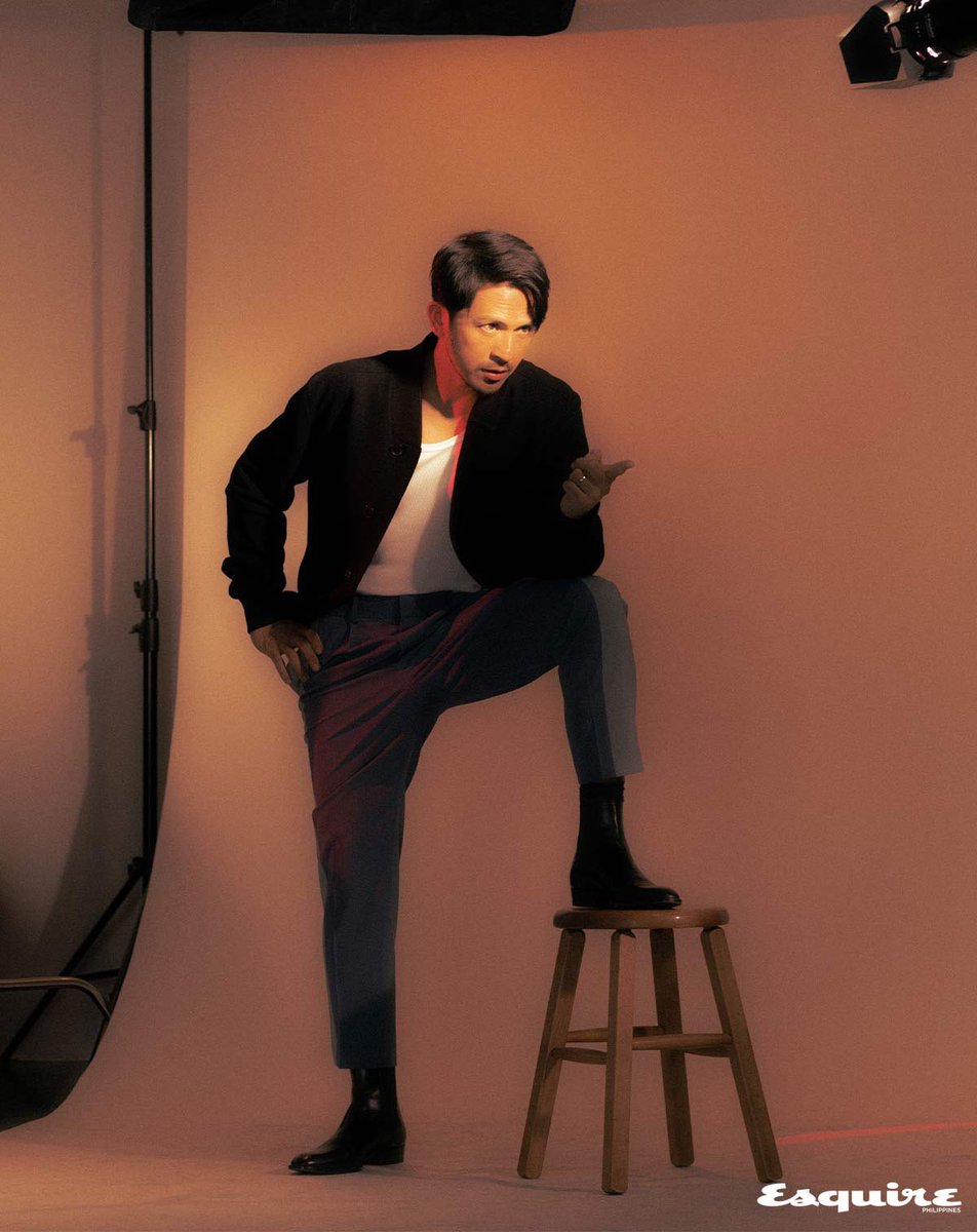 ShowbizBanter's tweet photo. THE INCOMPARABLE DENNIS TRILLO

The Philippines' Drama King Dennis Trillo graces the cover of Esquire magazine. 

"I didn't have a solid dream. I was too happy-go-lucky when I was young. But I knew that something would happen in my life. I just didn't know what it was.". https://t.co/fu7BXV3mtx