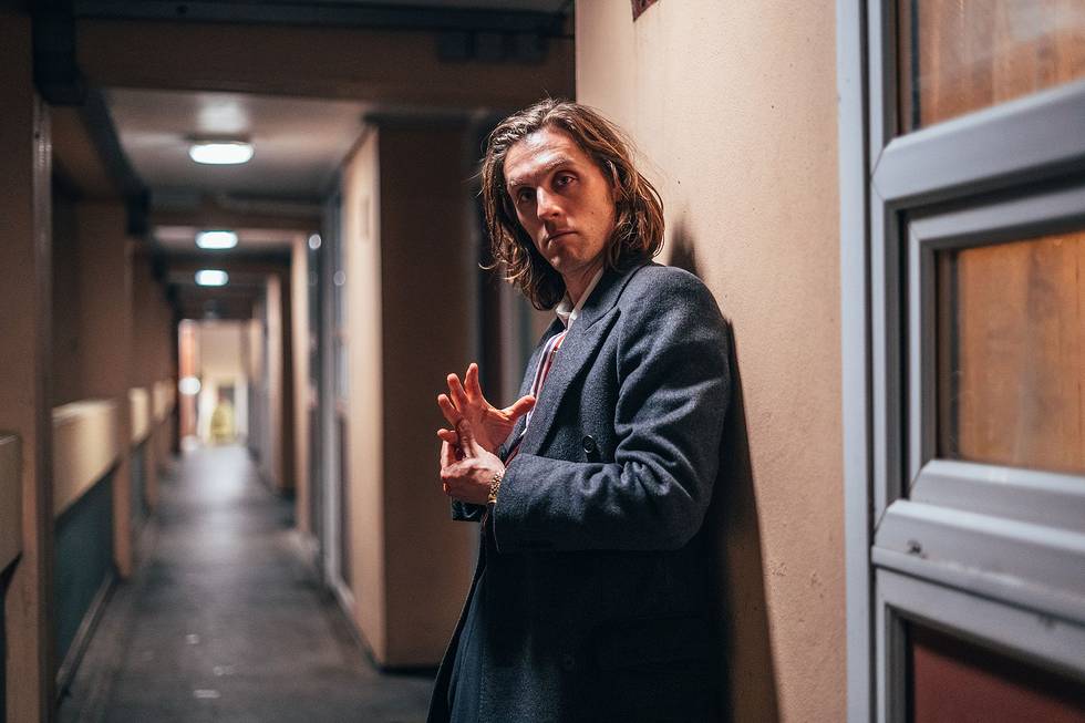 ITG_Ltd's tweet image. A family visit brings up old demons.

Confrontations are made and relationships are ended in #RainDogs, tonight on @BBCOne at 10:40pm.

⭐️ #JackFarthing, #TomDurantPritchard, #NickBlood, #CamilleCoduri
🎬 Director: @DickieLaxton
🎥 Producer: #CiaraMcIlvenny