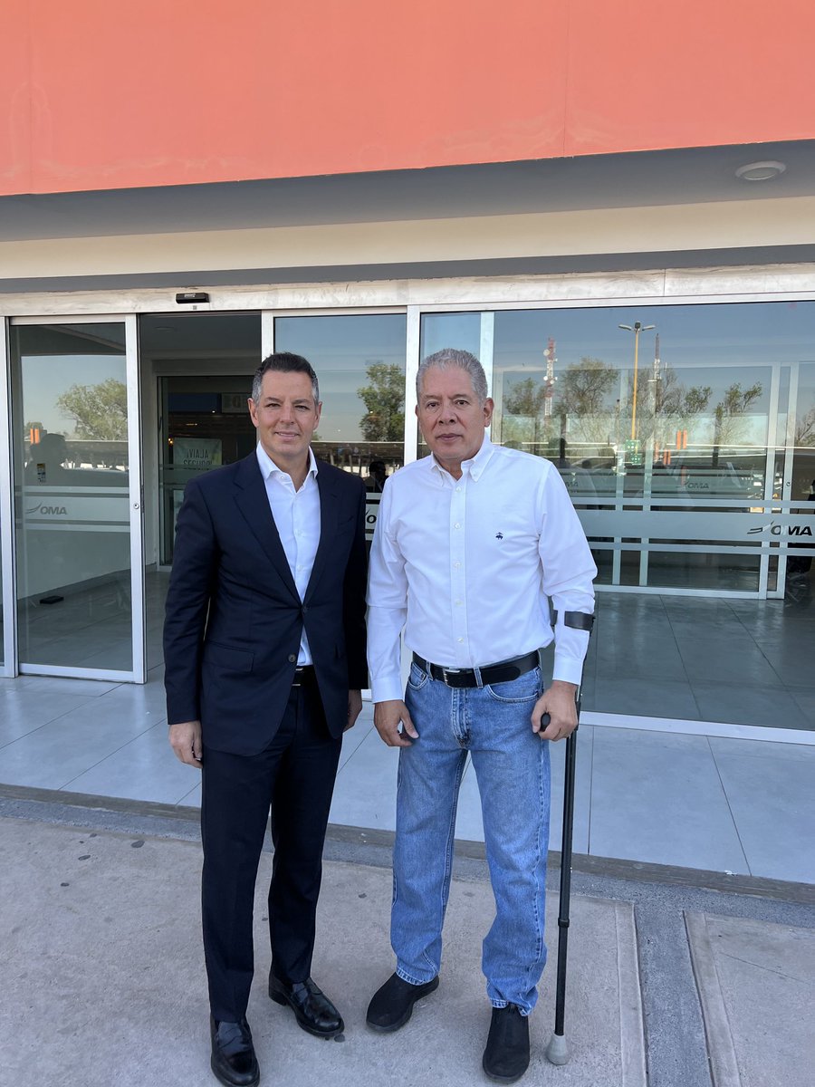 Ya en #SanLuisPotosi, agradezco el recibimiento al Presidente de mi partido ⁦<a href="/EliasPesinaR/">Elías Pesina R.</a>⁩ #piensAMéxico