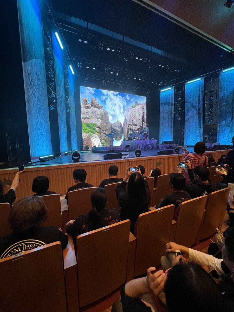 ozayangt2's tweet photo. 4列目でした。最高でした🤘
#DreamTheater https://t.co/utO6weQnoD