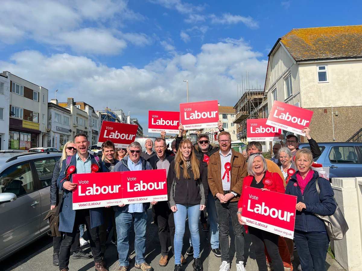 Thanks to <a href="/AngelaRayner/">Angela Rayner</a> for joining us and bringing the sunshine with you!

Great response from residents who are ready to elected two Labour Councillors on Thursday 

<a href="/lloyd_rm/">Lloyd Russell-Moyle 🏳️‍🌈🏕️</a>