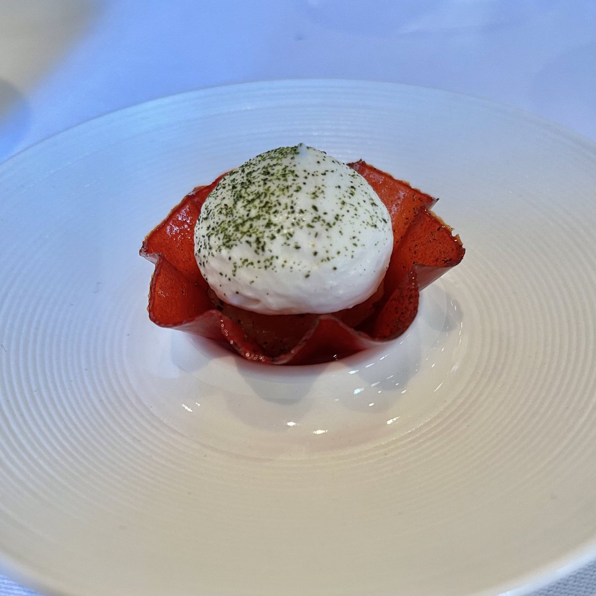 Tomato Tart @The5Fields @chefmarguerite #foodie #foodphotography #foodpics #snack #michelinstar #foodtravelchat #tomatotart #thefivefields #thefivefieldsgarden