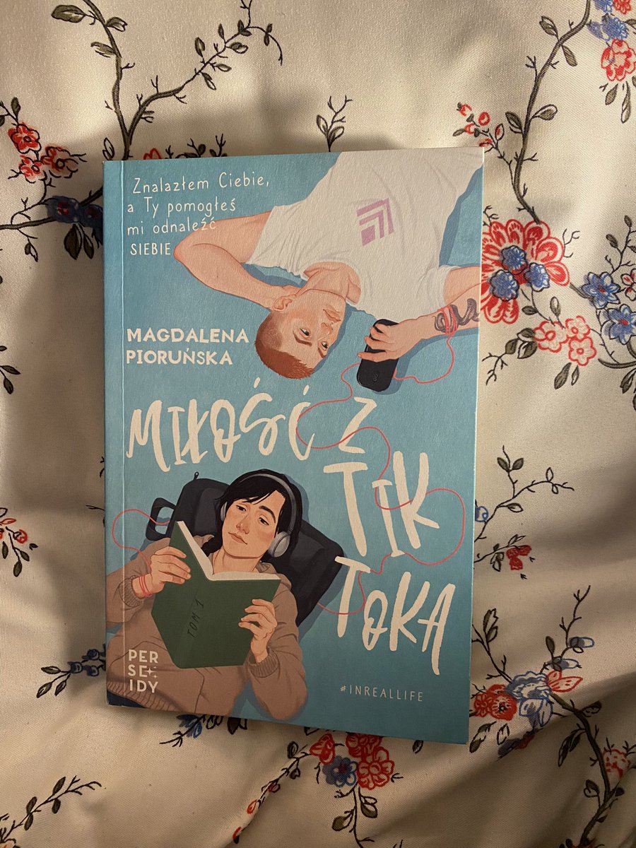 allthestvooks's tweet photo. przyszloooo <33 #twitteroweksiążkary https://t.co/f2gLOuQFyv