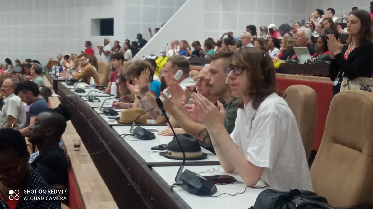 .<a href="/DiazCanelB/">Miguel Díaz-Canel Bermúdez</a> afirmó que la fortaleza del proceso revolucionario cubano explica con la determinación y el respaldo del pueblo, y la solidaridad de muchos amigos en el mundo.
El mandatario pronuncia las palabras finales del Encuentro Internacional de Solidaridad con #Cuba.