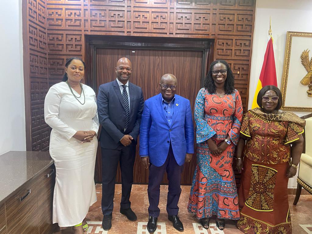 Honoré d'avoir été reçu par le président du Ghana <a href="/NAkufoAddo/">Nana Akufo-Addo</a> pour l'informer des avancées que le <a href="/CIGhCocoa/">Cote d'Ivoire-Ghana Cocoa Initiative</a> a réalisées avec pour objectif de rendre le secteur cacao plus équitable, où les planteurs sont au centre des plans de durabilité  <a href="/conseilkfekko/">Le Conseil du CaféCacao</a>
