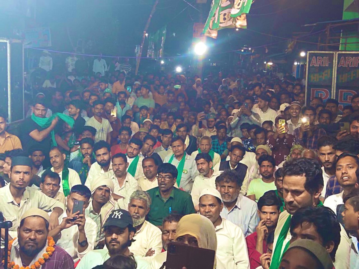 SyedMoin9890's tweet photo. #Live Updates From Aligarh (UttarPardesh)
Date:2May2023

On the instructions of Alhaj Br. @asadowaisi Sahab attend a Public Meeting in Maulana Azaad Nagar Aligarh (UP) for @aimim_national Candidates in Aligarh ..

#AIMIM #AsaduddinOwaisi #owaisi 
#uttarpardesh #Majlis https://t.co/WnQIkfywET