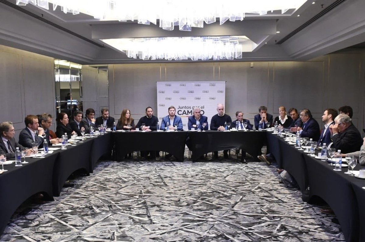 Santiago_Oria's tweet photo. La tristeza que transmite esta foto... https://t.co/FCXLUcbboD