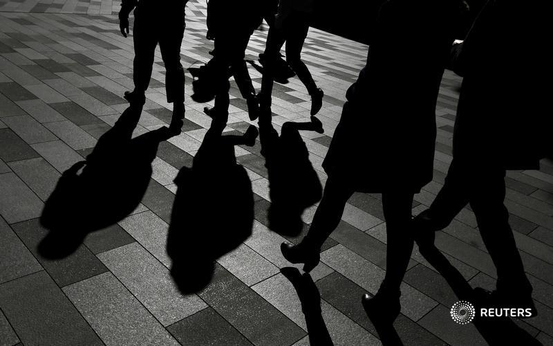 At least 110 lawyers are leaving US law firm <a href="/LewisBrisbois/">Lewis Brisbois Law</a> after signing agreements to join a newly-formed spinoff firm, one of the new firm's founders said reut.rs/41SuUhw <a href="/ChiOsakwe_/">Chinekwu</a> <a href="/SaraMerken/">Sara Merken</a>