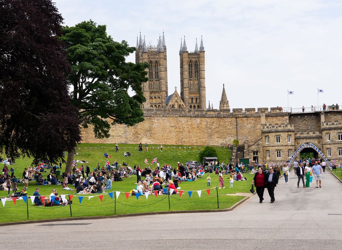 Family adventures at Lincoln Castle in May:
👑 The Coronation of His Majesty The King
🎶 Live screening of the BBC’s Coronation Concert
🐾Dog Friendly Days
🚗 Classic Cars
🐲Here be Dragons! Castle Quest

Full event details: bit.ly/3YKEBO3