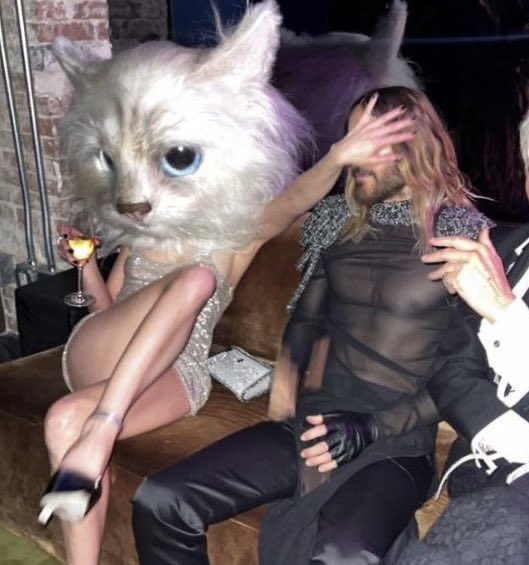 aubrey plaza activism thread:

1. covering jared letos face so we wouldn’t have to see it