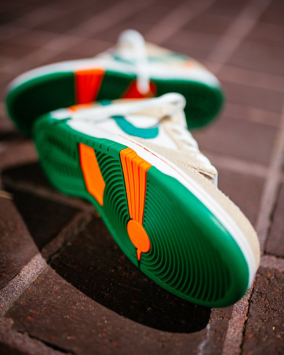 Jarritos's tweet photo. Rich history and the Jarritos signature colors are woven into the SB Dunk LOW.

Inspired by the original canvas bags used to harvest fruits that drive the brand's unique flavors, the SB Dunk Low by Jarritos pays homage to culture, tradition, and craft with custom insole art, bold colors, and materials.

Releasing May 6 in select skate shops and May 10 in SNKRS, learn more at https://t.co/8kvycmLMVk 

📸 #OliverBarton