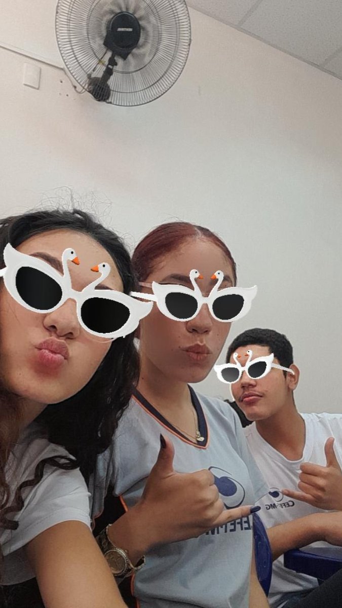 Emilly_1406's tweet photo. Os bandindin da química 1 https://t.co/g6BmtRmV7B