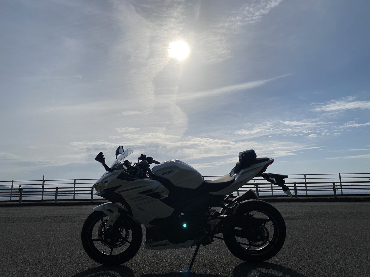 Piro_R_DH's tweet photo. 名前 : ピロR
年齢 : 30代
性別 : 男
住み : 愛媛
車種 : ニンジャ400、BNR32
一言 : 関東から故郷愛媛へ。
愛媛の方よろしくお願いします。

 #バイク乗りとして軽く自己紹介 
 #バイク好きと繋がりたい
 #バイク乗りとつながりたい
 #ニンジャ400
 #Ninja400 
 #Kawasaki
#Bnr32 
#Skyline 
#GTR https://t.co/IZI6swmPk4