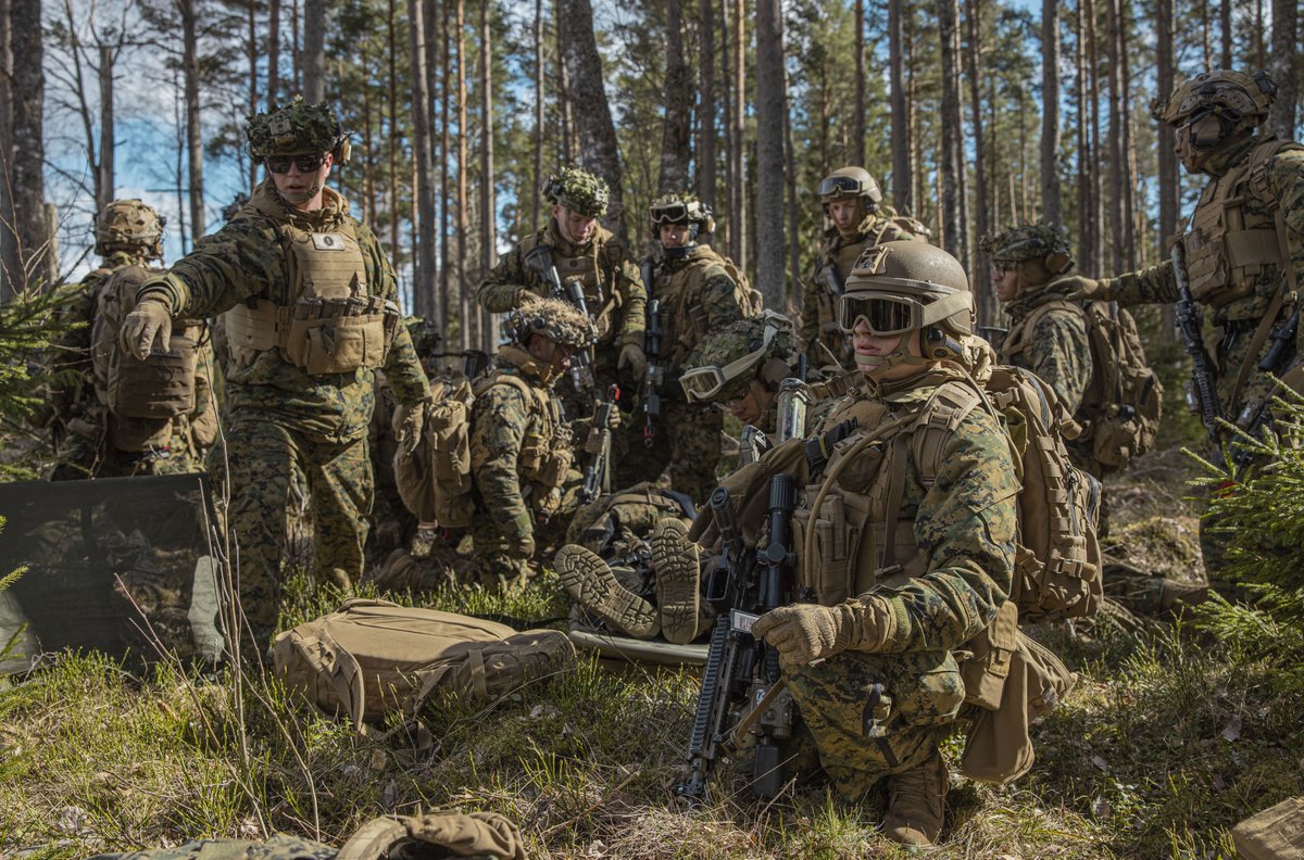 #Marines with @2dMarDiv conduct a simulated air assault in Skovde, Sweden, April 28. 

Marine Rotational Forces Europe 23.1 focuses on regional engagements that enhance overall interoperability of the U.S. Marine Corps with #AlliesAndPartners.

#USMC #MarineAviation