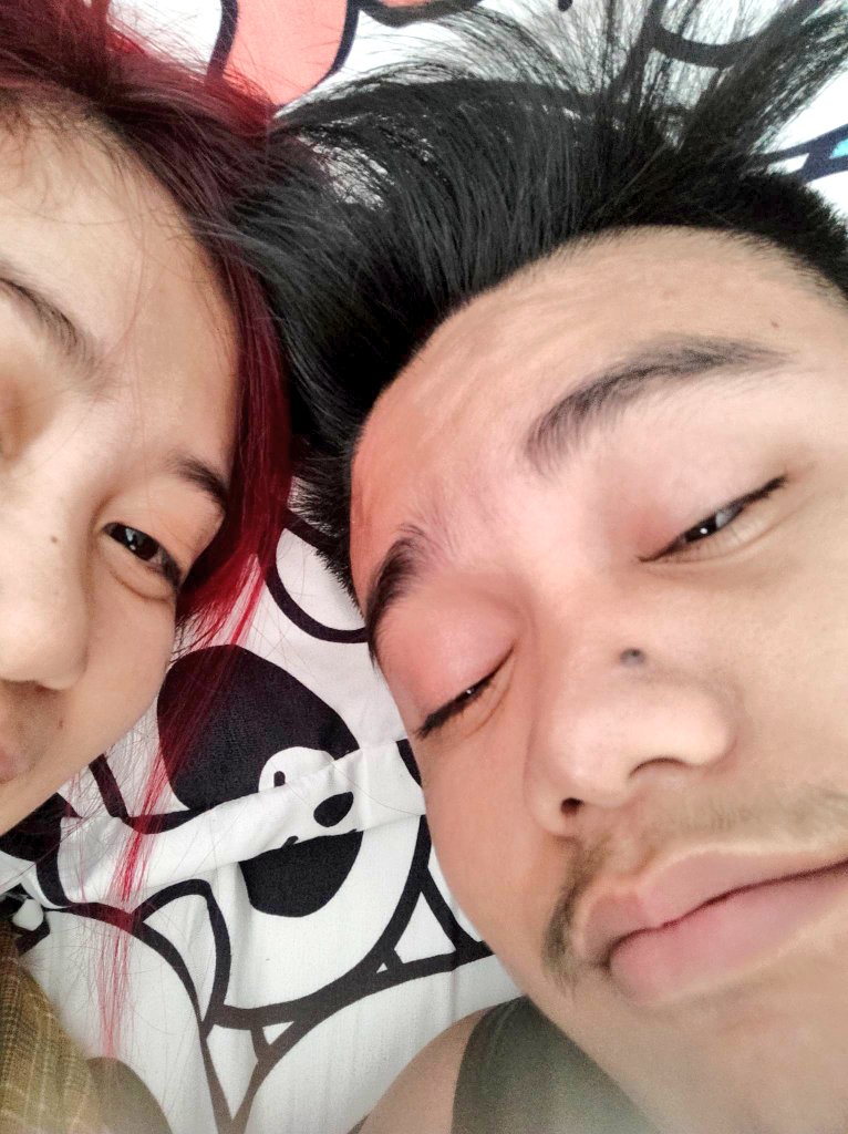 yourgirlmomo's tweet photo. Waking up in the morning with you by my side makes my heart melt❤️
#myperfectmorning
#firstsleepover #37hrswithyou @Legendarypiglet https://t.co/d4Rb65JVNW