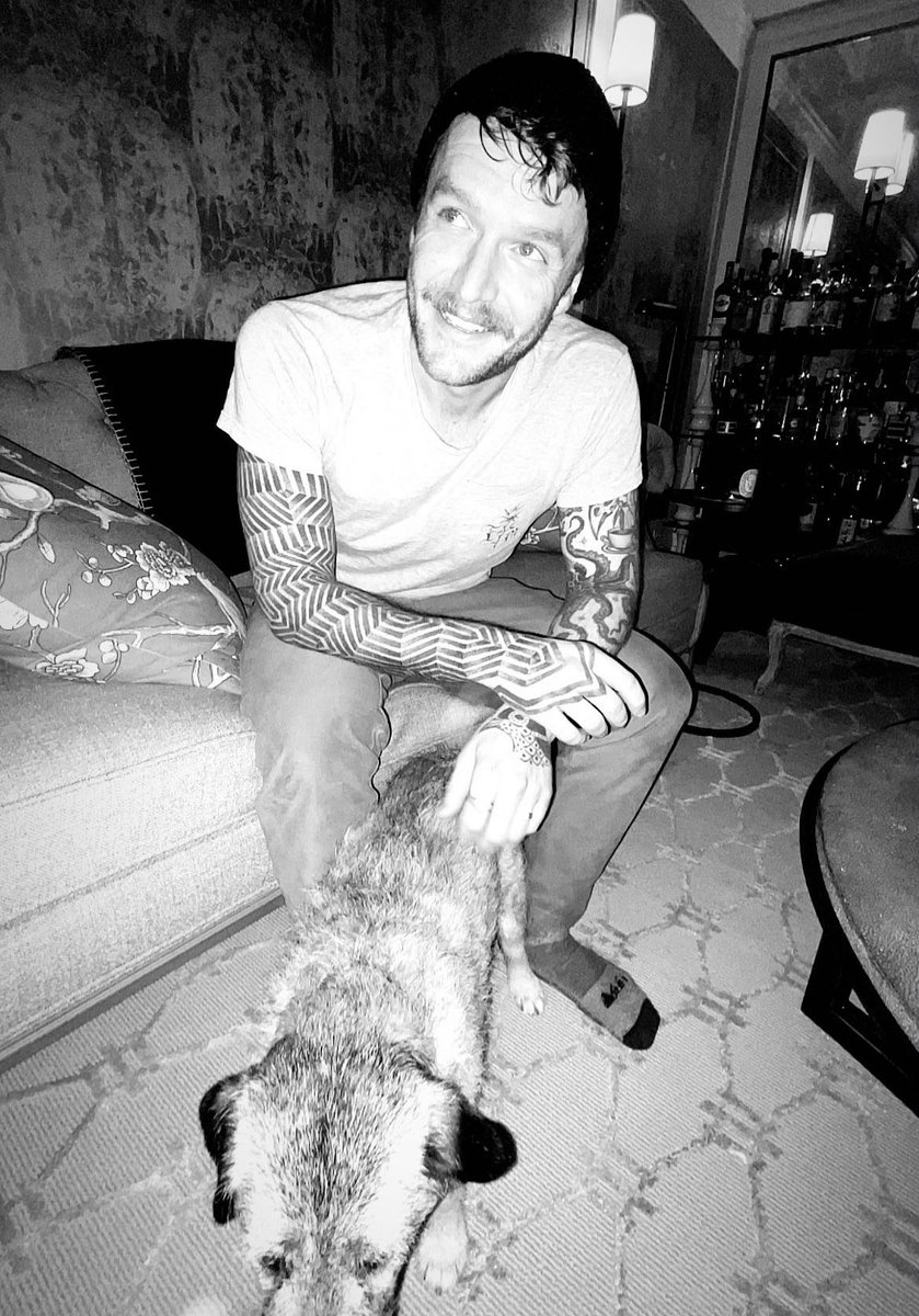 POV - you and your friend just finished dinner nearby and swing by for an impromptu hang before you head home. I mix you a drink and you show me the art you’re working on. Your friend blinds me with her flash but captures how proud I am of you. 🥹