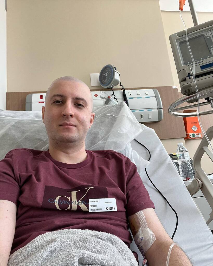 gmcavalheiro's tweet photo. Here we go…. Starting the second cycle of chemo 🙃 it won’t be a good week, but hopefully won’t be that bad either

#chemo #cancer #cancertreatment #bald https://t.co/i32tu9xNbR https://t.co/xVuKOwz9AW