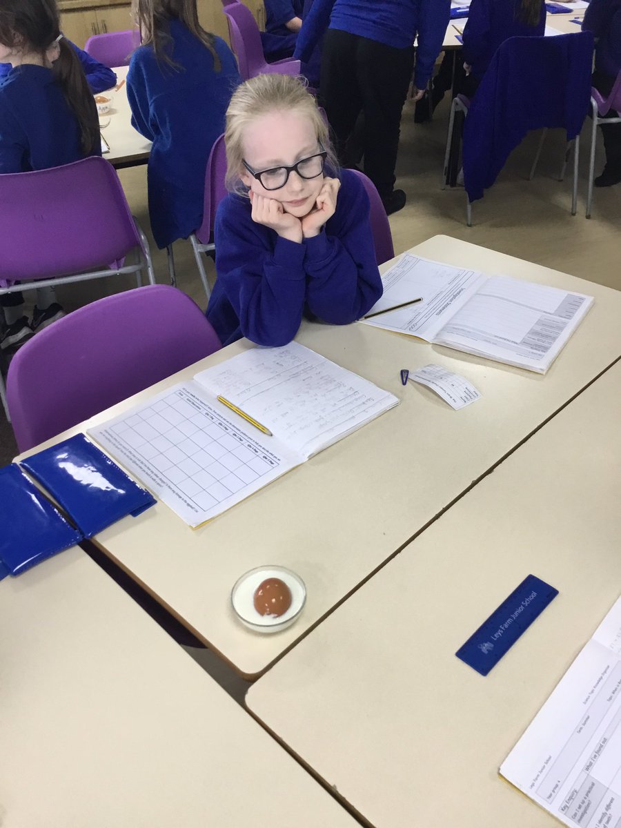 LeysFarm's tweet photo. Class 4W enjoyed their science investigation this afternoon, finding out about the effects different drinks have on an egg shell. Next, they will link this to caring for our teeth. #LFJSScience #LFJSBiology https://t.co/wR5g1fz0IA