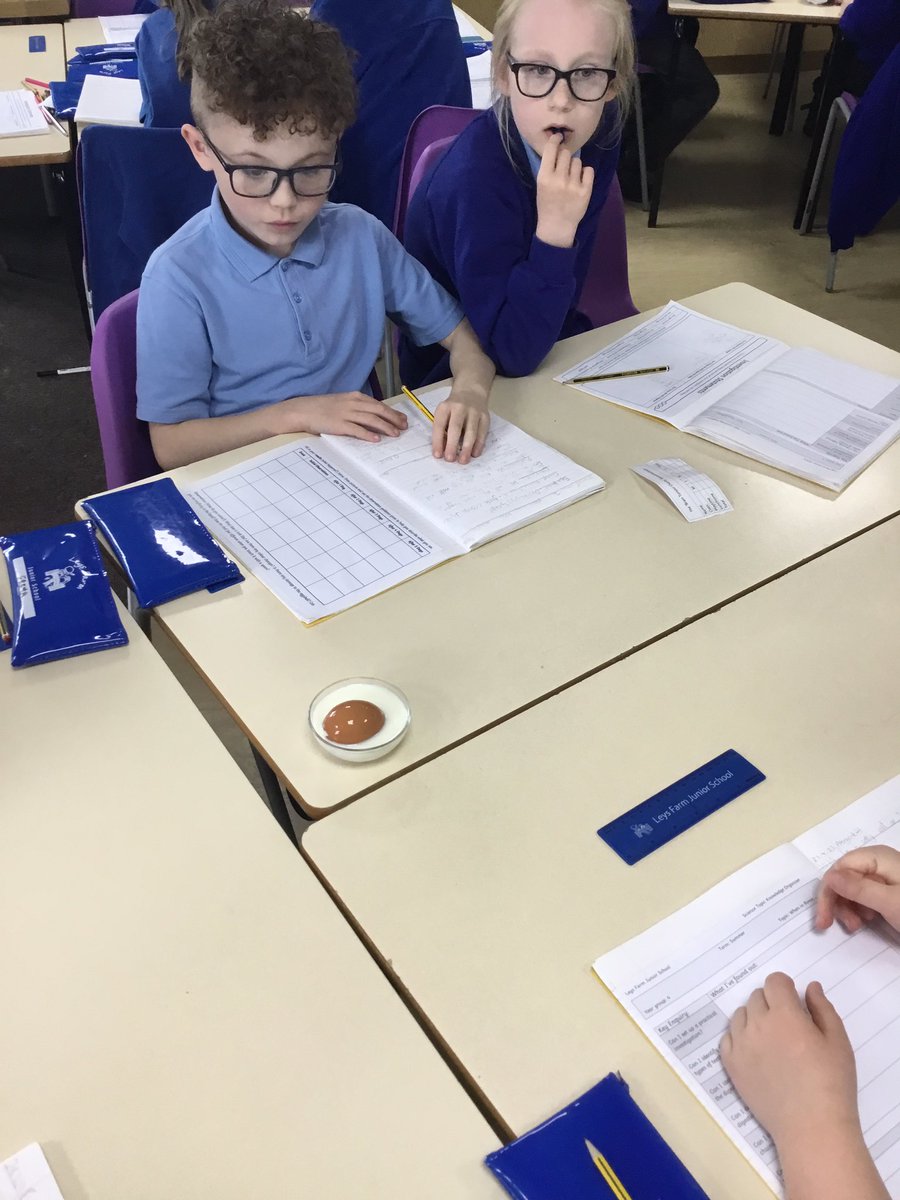 LeysFarm's tweet photo. Class 4W enjoyed their science investigation this afternoon, finding out about the effects different drinks have on an egg shell. Next, they will link this to caring for our teeth. #LFJSScience #LFJSBiology https://t.co/wR5g1fz0IA