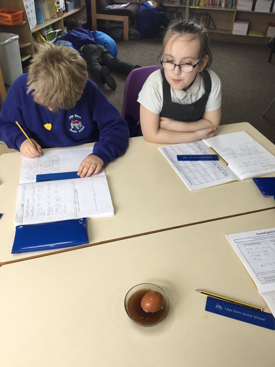 LeysFarm's tweet photo. Class 4W enjoyed their science investigation this afternoon, finding out about the effects different drinks have on an egg shell. Next, they will link this to caring for our teeth. #LFJSScience #LFJSBiology https://t.co/wR5g1fz0IA