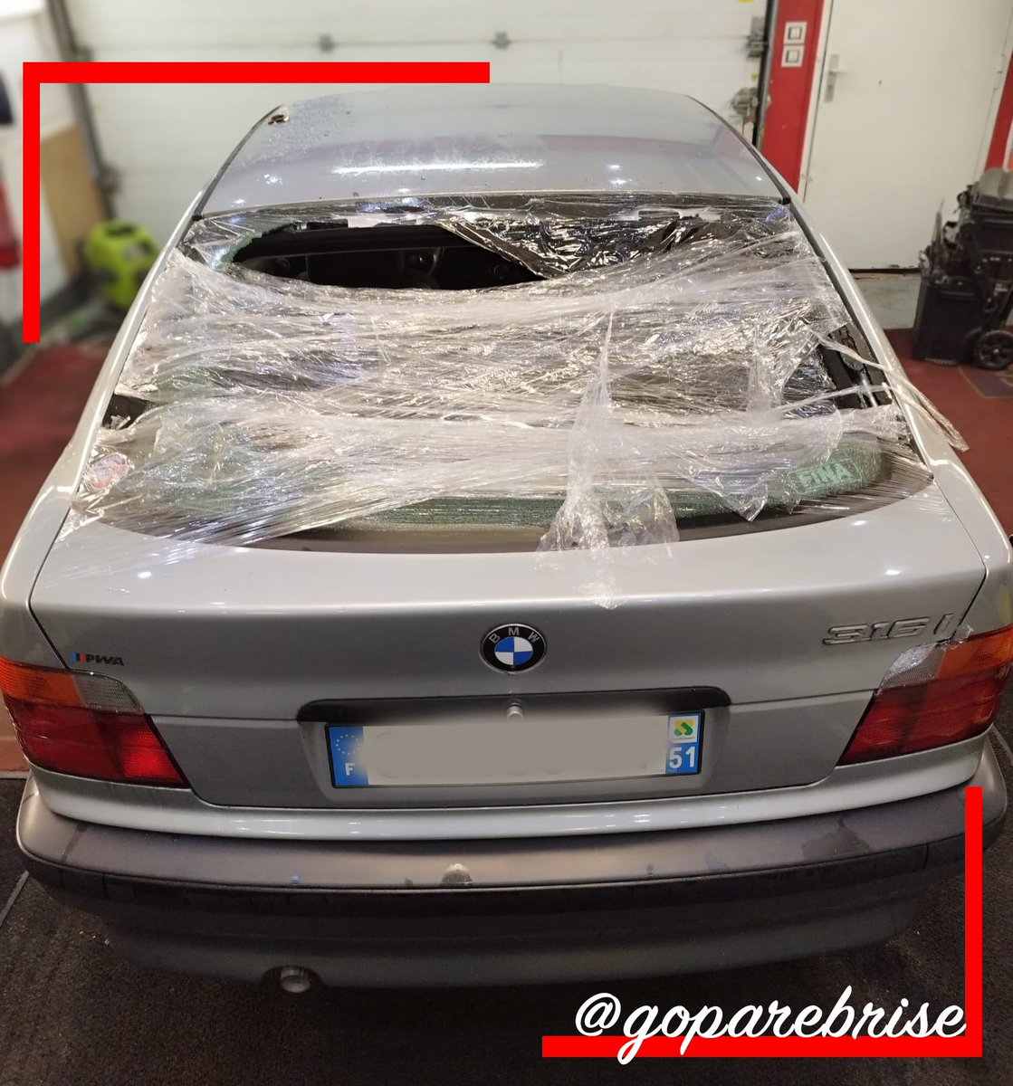 GoParebrise's tweet photo. 💥 REMPLACEMENT D’UNE LUNETTE ARRIÈRE SUR UNE BMW SÉRIE 3 E36 
#bmw #serie3 #e36 #bmwserie3 
#goparebrise #saintegenevievedesbois #parebrise #voiture #automobile #remplacement #vitrageauto #vitrage #parebrisecassé #parebrise91 #windscreen #berline #abonnetoi #fyp https://t.co/o94aW4Rdbk