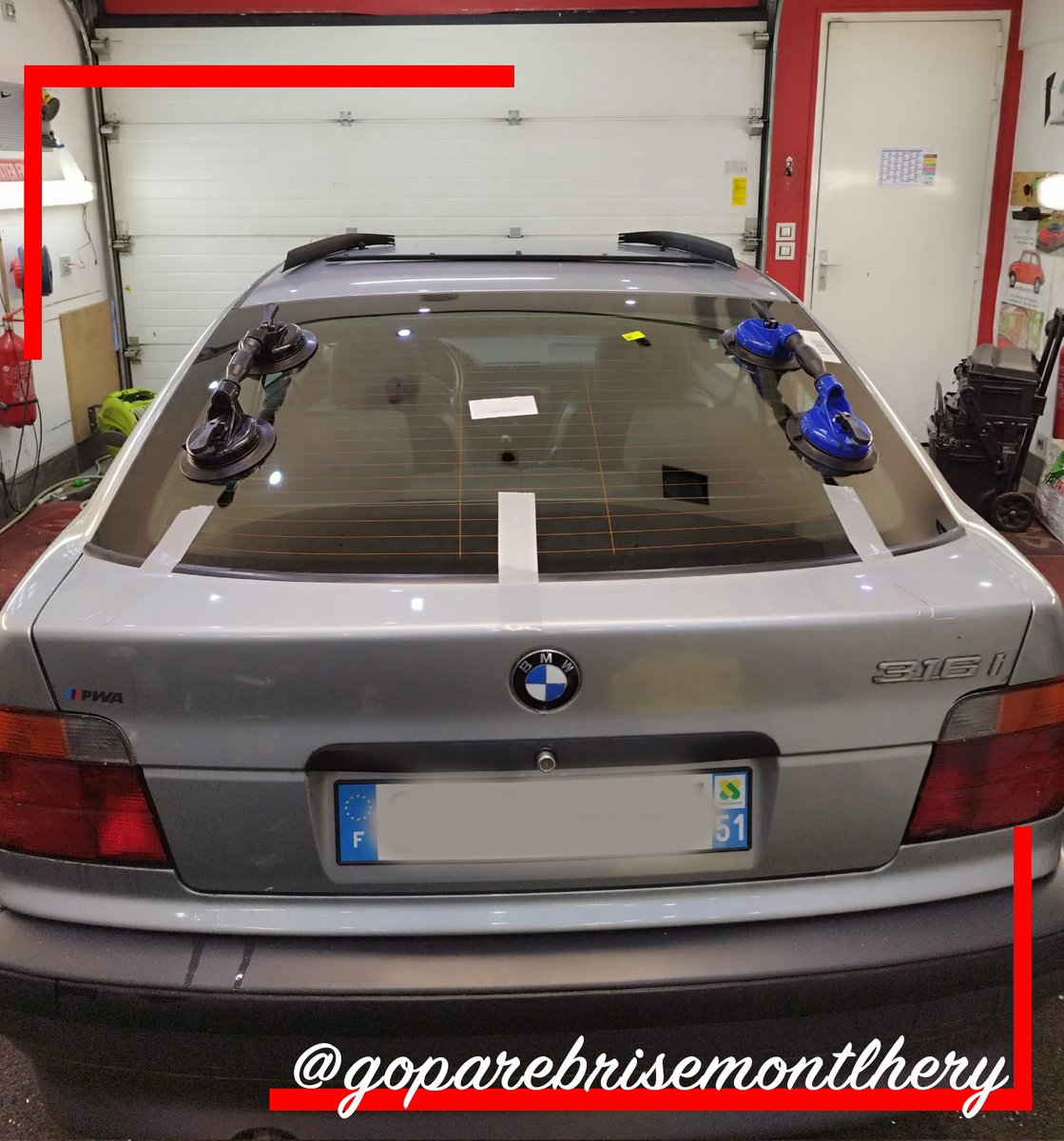 GoParebrise's tweet photo. 💥 REMPLACEMENT D’UNE LUNETTE ARRIÈRE SUR UNE BMW SÉRIE 3 E36 
#bmw #serie3 #e36 #bmwserie3 
#goparebrise #saintegenevievedesbois #parebrise #voiture #automobile #remplacement #vitrageauto #vitrage #parebrisecassé #parebrise91 #windscreen #berline #abonnetoi #fyp https://t.co/o94aW4Rdbk