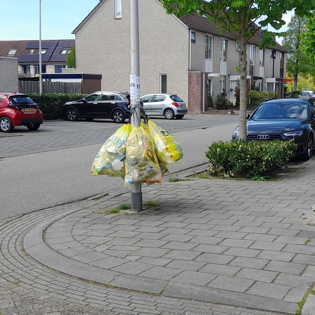 College: PBD-afval wellicht in minicontainers in plaats van zakken dlvr.it/SnQCVD