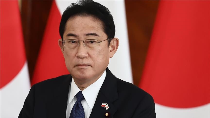 MereAfrique's tweet photo. Le #Japon promet 500 millions de dollars pour promouvoir "la paix et la stabilité" en #Afrique, annonce son premier ministre.

Le Japon s'est engagé à fournir 500 millions de dollars au cours des trois prochaines années au continent africain.

Le Premier ministre japonais, Fumio Kishida, a déclaré lundi au président ghanéen, Nana Addo Dankwa Akufo-Addo, que Tokyo allait fournir environ 500 millions de dollars en "soutien financier à l'Afrique au cours des trois prochaines années pour promouvoir la paix et la stabilité sur le continent", a rapporté l’agence de presse Kyodo News, basée à Tokyo.

Kishida est en tournée en Afrique depuis la fin de la semaine dernière, son voyage devrait prendre fin vendredi prochain. Le Premier ministre a entamé sa tournée avec l'Égypte avant de se rendre au Ghana, au Kenya et au Mozambique, a indiqué l'agence Anadolu.