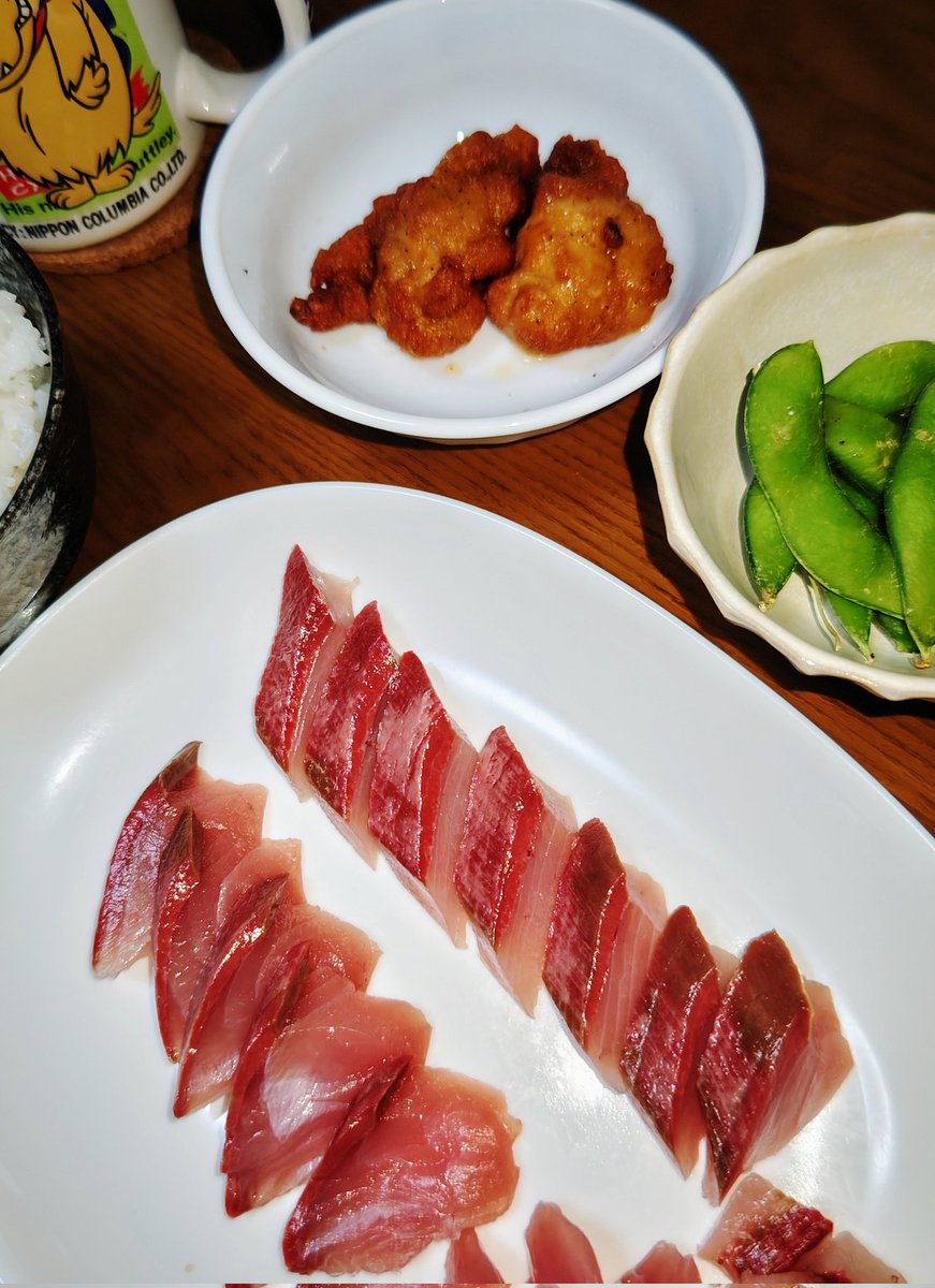 Les Japon mangent du poisson cru.On appelle ça la chair du poisson cru et la chair.J'aime beaucoup le sashimi.