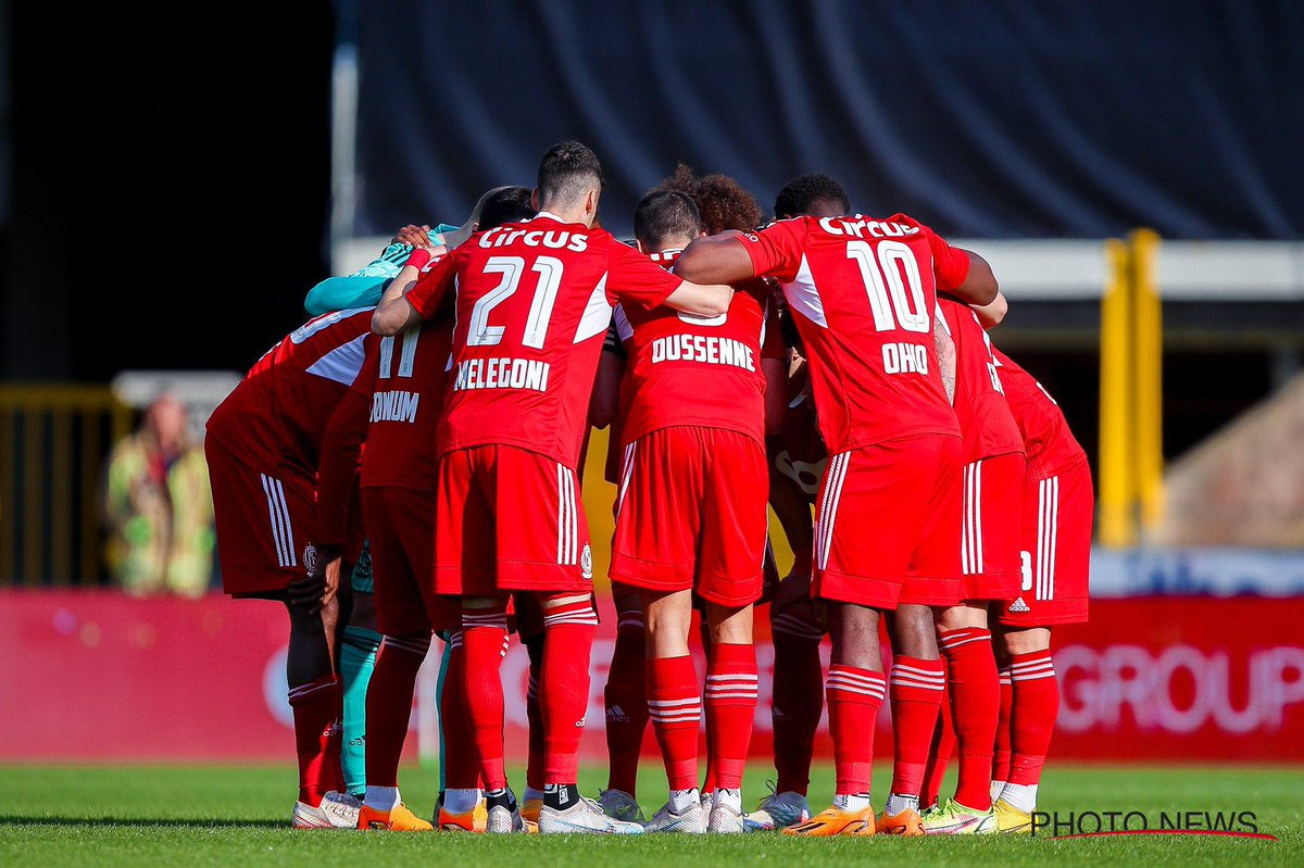 noahohio9's tweet photo. on fait tout ensemble❤️🤍 #ALLEZSTANDARD #GGIIM https://t.co/9midHI5Dtb