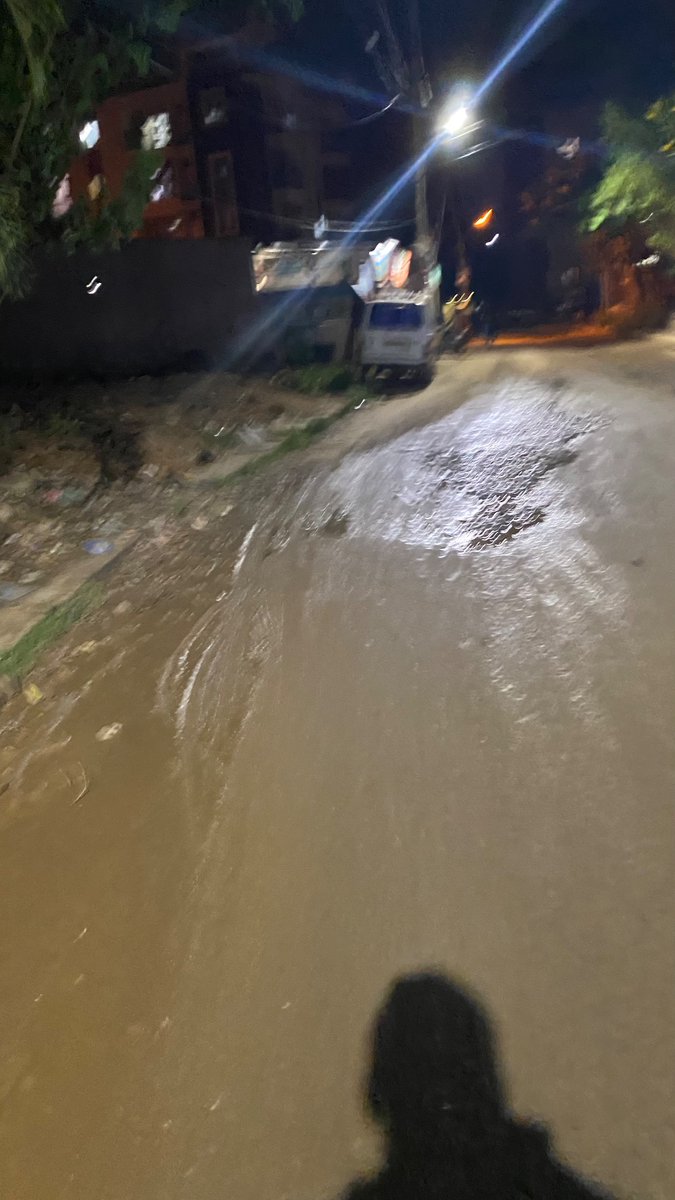 bhuvneshoff's tweet image. This is exact situation of HN Halli lake road, Sarjapur, #bangalore . We are more than 1000 voters but completely ignored. Can this be addressed before rains and #KarnatakaElections2023  . @ArvindLBJP @BJP4Karnataka we need help here. Stop ignoring us pls.
