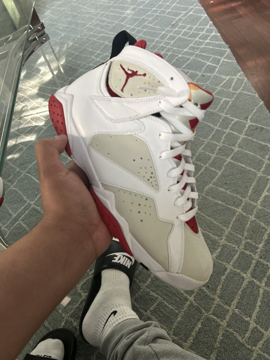 nyckillakev's tweet photo. Air Jordan 7 Retro Hare (2015) & still fresh #sneakerhead #Nike #jordan #heat #KOTD #feetpieces https://t.co/sAGcIMK9rc