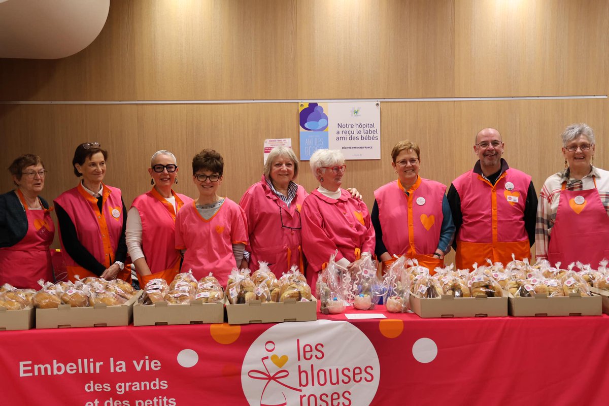 LesBlousesRoses's tweet photo. Un grand merci à notre partenaire gourmand, la Boulangerie - Pâtisserie #Beaucourt de @BoulognesurMer1 ! 😋
👉 Résultat : une vente de brioches 🍞 réussie dans les halls du @CHBoulogneMeret et du centre d' #addictologie.
Bonne humeur, partage et rires étaient au rendez-vous ! 🫶 https://t.co/yw3nY1vWPC