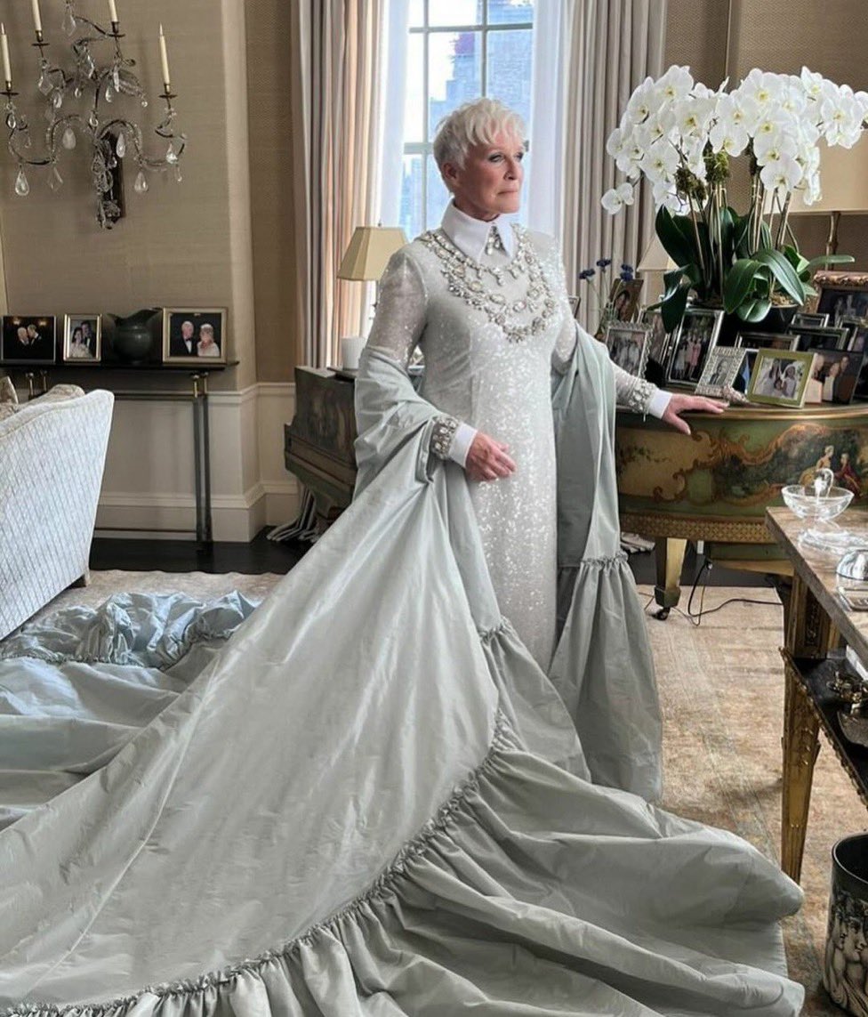 DanScavinoTNews's tweet photo. Glenn Close deserves an Oscar just for this picture https://t.co/oLDOrkJnk1