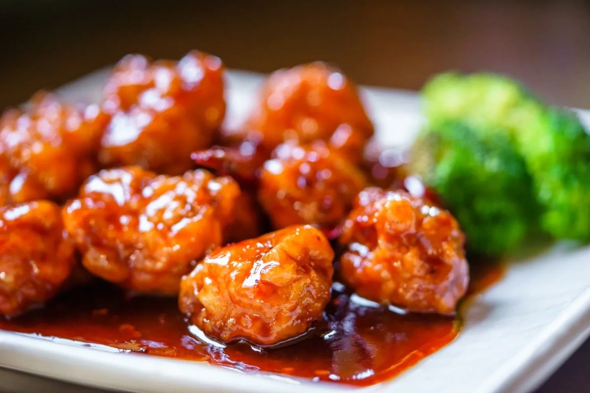 JoyceChinese's tweet photo. Handcrafted and made to order, our dishes are sure to hit the spot! Stop by and satisfy all of your Chinese cravings today. https://t.co/MlYNldXuIM
