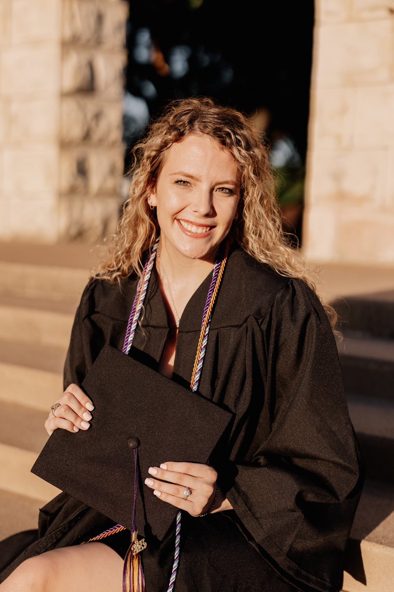 kennedy_wester's tweet photo. #UMHBGrad 
So thankful to be graduating with my BSN! https://t.co/LhmkFEezxh