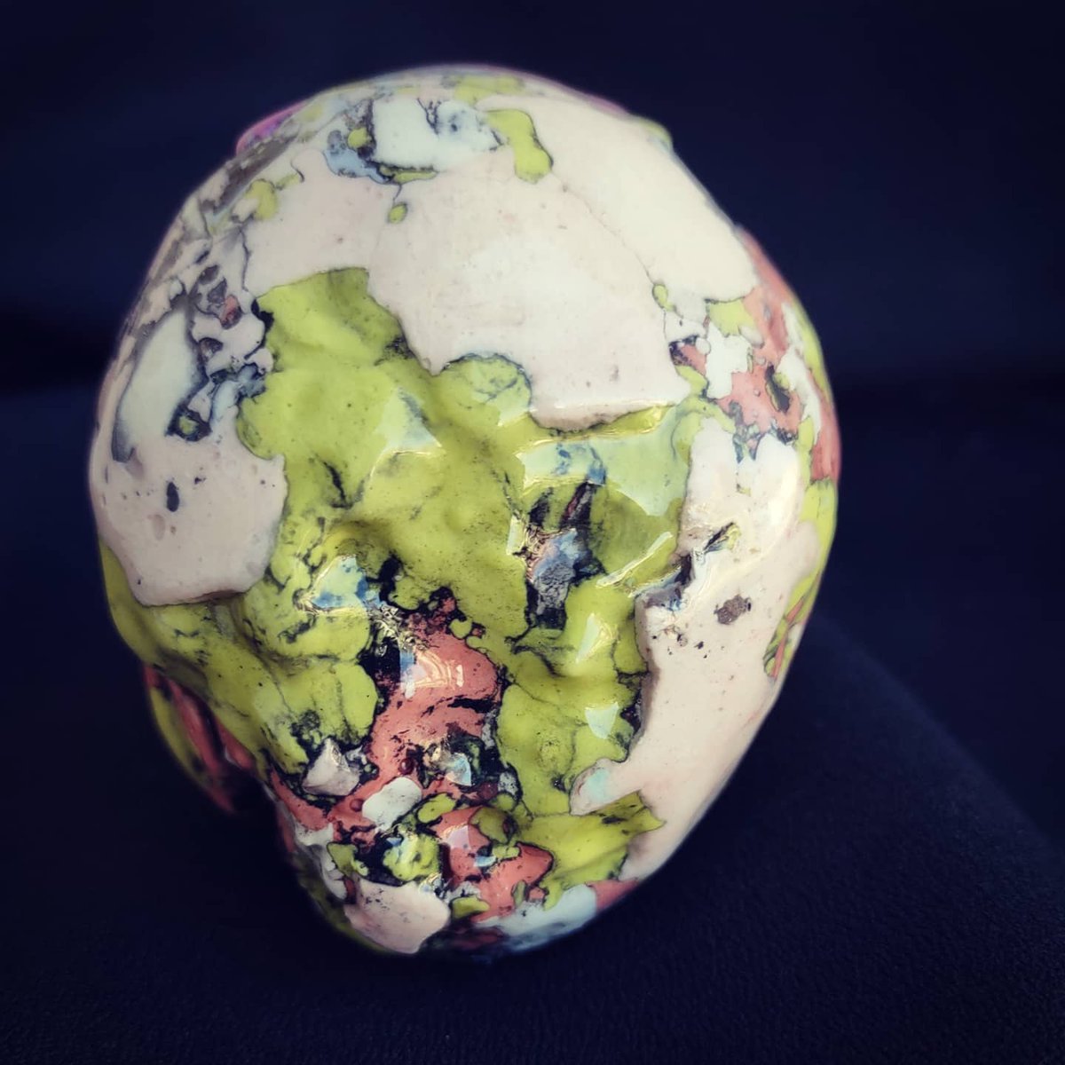 krushskulls's tweet photo. Some skulls are full skulls not just wall hanging skull slices. I mix custom mineral palettes for each skull... this is not a painted on design, no paint. scagliola.  #skulls #skull #skeleton #oddity #macabre #art #handmade #oneofakind #scagliola #scagliola #unique #decordesign https://t.co/I7MfBjLiCJ