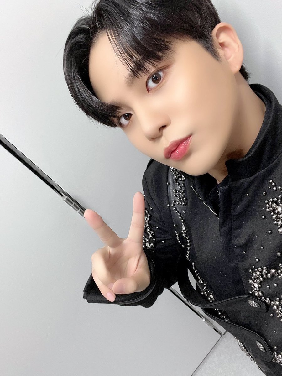 [#종호] 오늘 하루도 너무 고마워요 에이티니😊❤
#ATEEZ #에이티즈