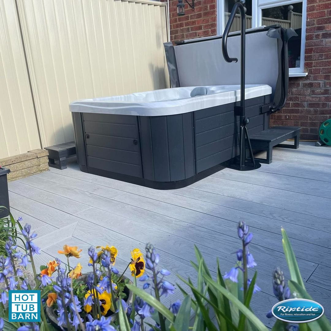 hottubbarnuk's tweet photo. Another fabulous installation by our team - doesn't this look AMAZING! We're super happy with the final result 🤩 

📸 Hot Tub Barn Marlow  

https://t.co/TyBhUgThce 

#HotTub #ExercisePool #Garden #Home #LuxuryHome #HomeInspo #Pool #GardenInspo #Spring #HomeImprovement #Decor https://t.co/4dTPiVjJLo